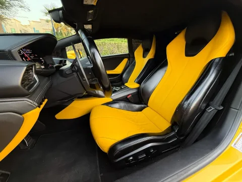  Lamborghini Huracan (Yellow)