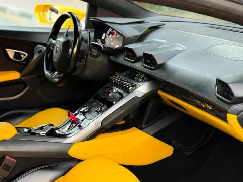  Lamborghini Huracan (Yellow)